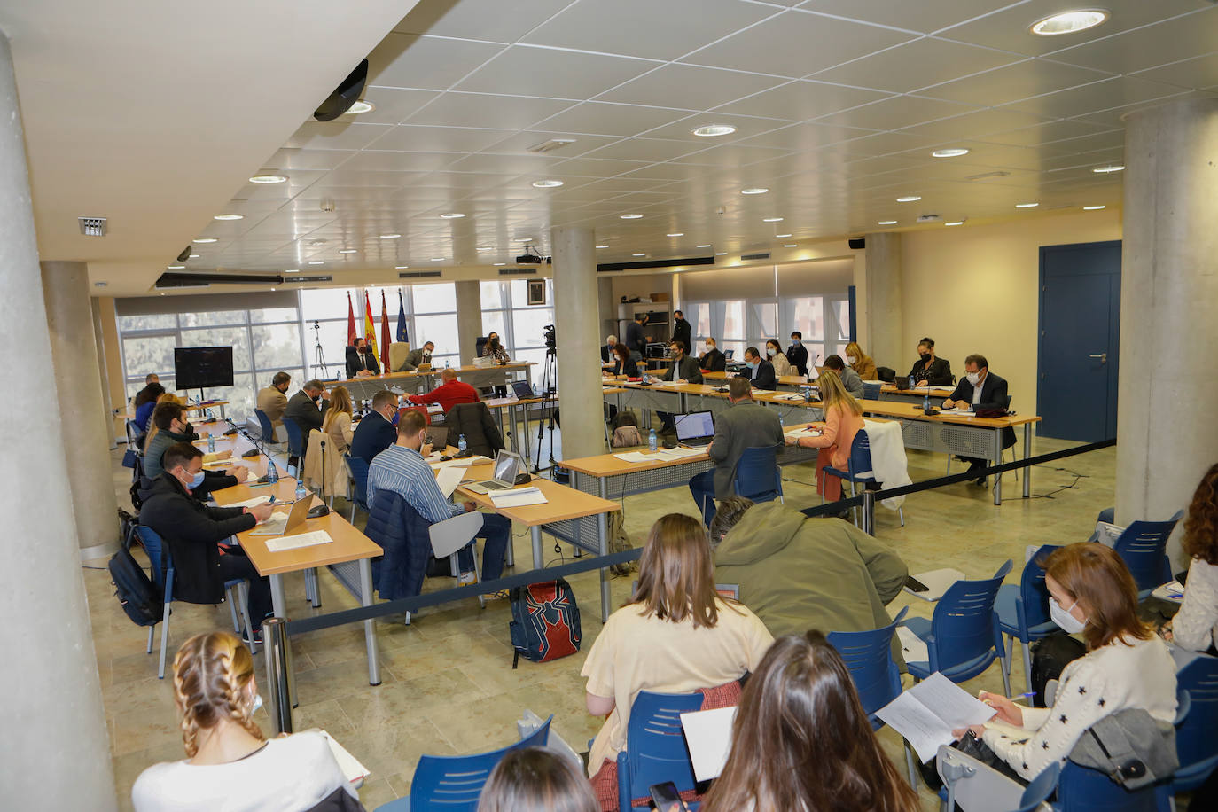 Fotos: El Pleno de Lorca aprueba la moción que afecta a la distancia de las granjas porcinas