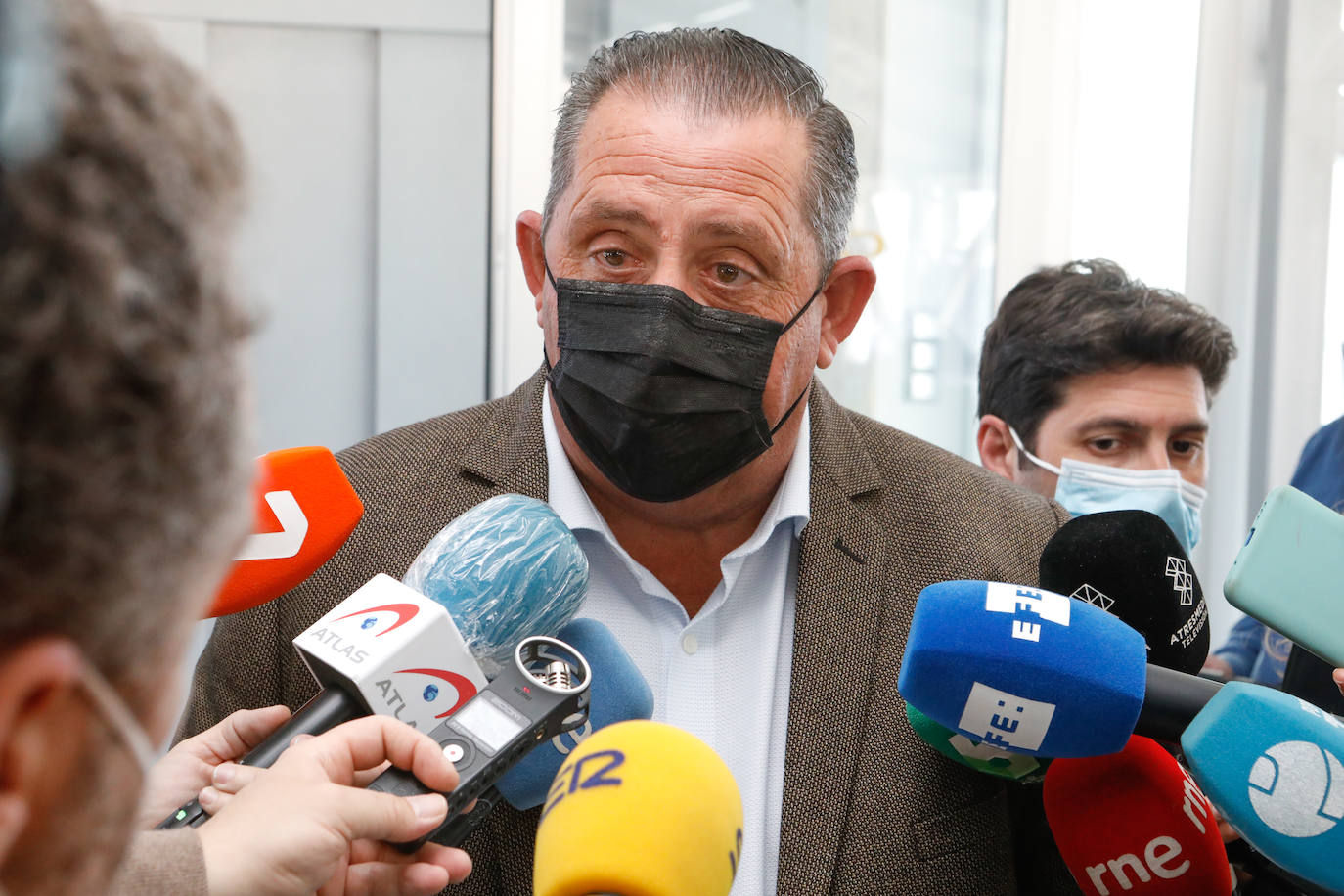 Fotos: El Pleno de Lorca aprueba la moción que afecta a la distancia de las granjas porcinas