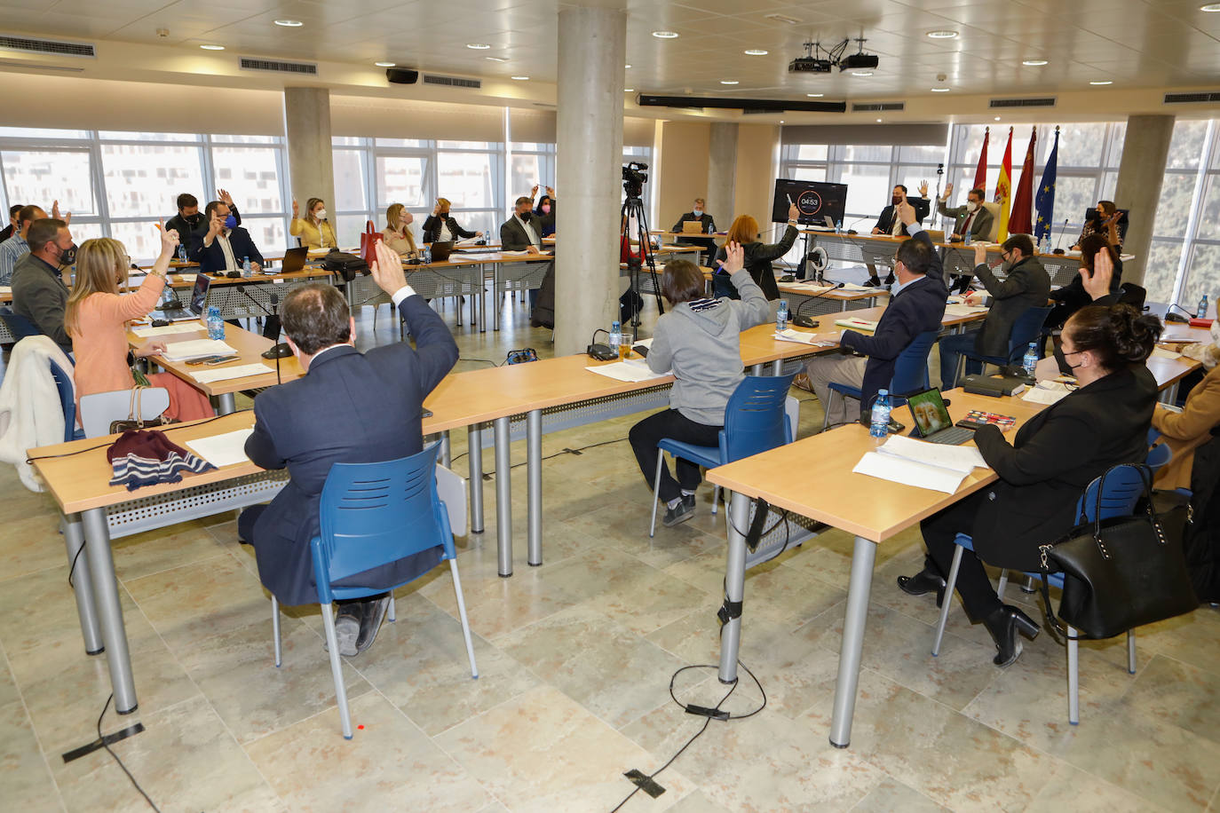 Fotos: El Pleno de Lorca aprueba la moción que afecta a la distancia de las granjas porcinas