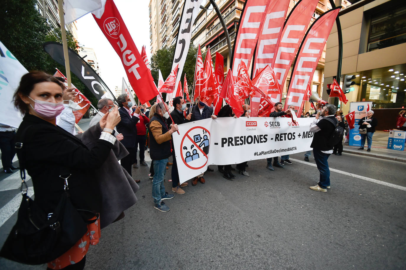 Fotos: Los trabajadores de CaixaBank se lanzan a la calle