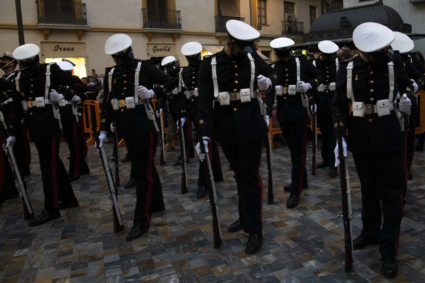 Fotos: Infantería de Marina anticipa la Semana Santa en Cartagena con su piquete