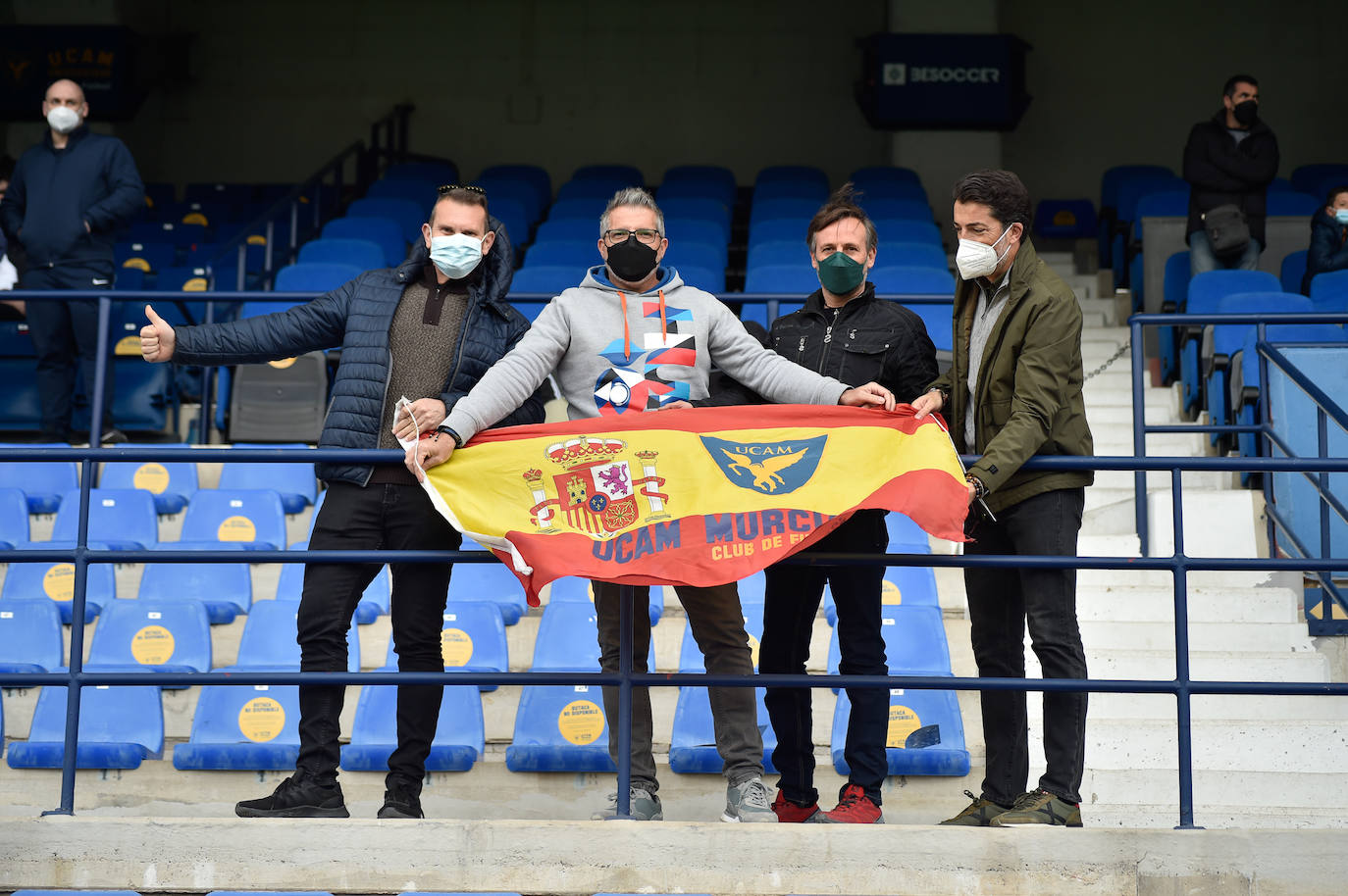 Fotos: Búscate en La Condomina en el partido entre el UCAM y el San Fernando