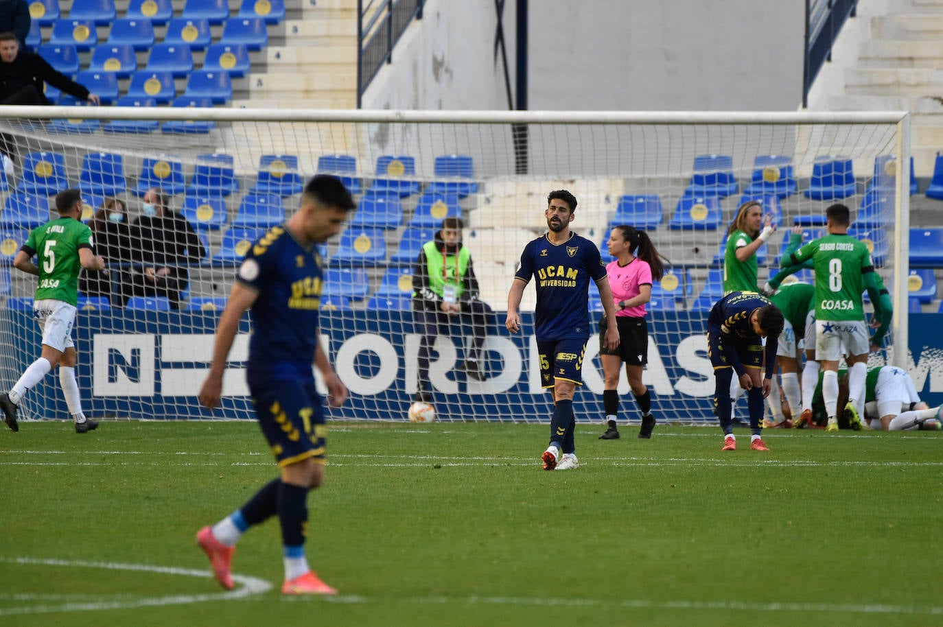 Fotos: La derrota del UCAM contra el San Fernando, en imágenes