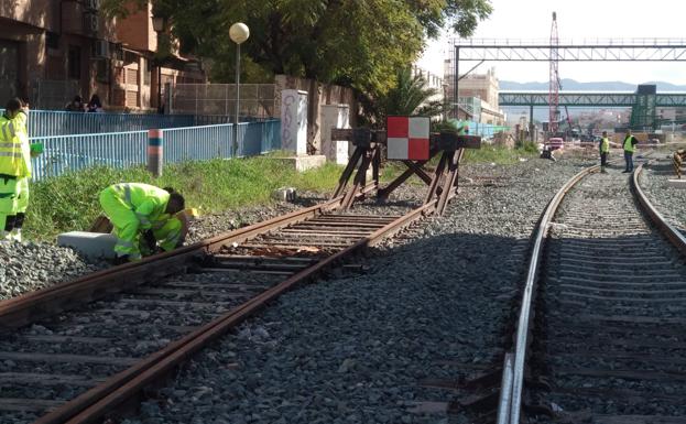 Adif empieza a levantar las vías en Barriomar y trabaja en siete tramos hasta Águilas