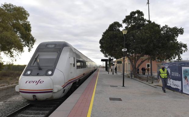 La Comunidad critica que el Gobierno central deje a la Región «con las peores conexiones ferroviarias de la historia» 