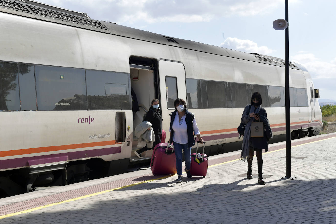 Fotos: Estreno en Archena con trenes casi vacíos
