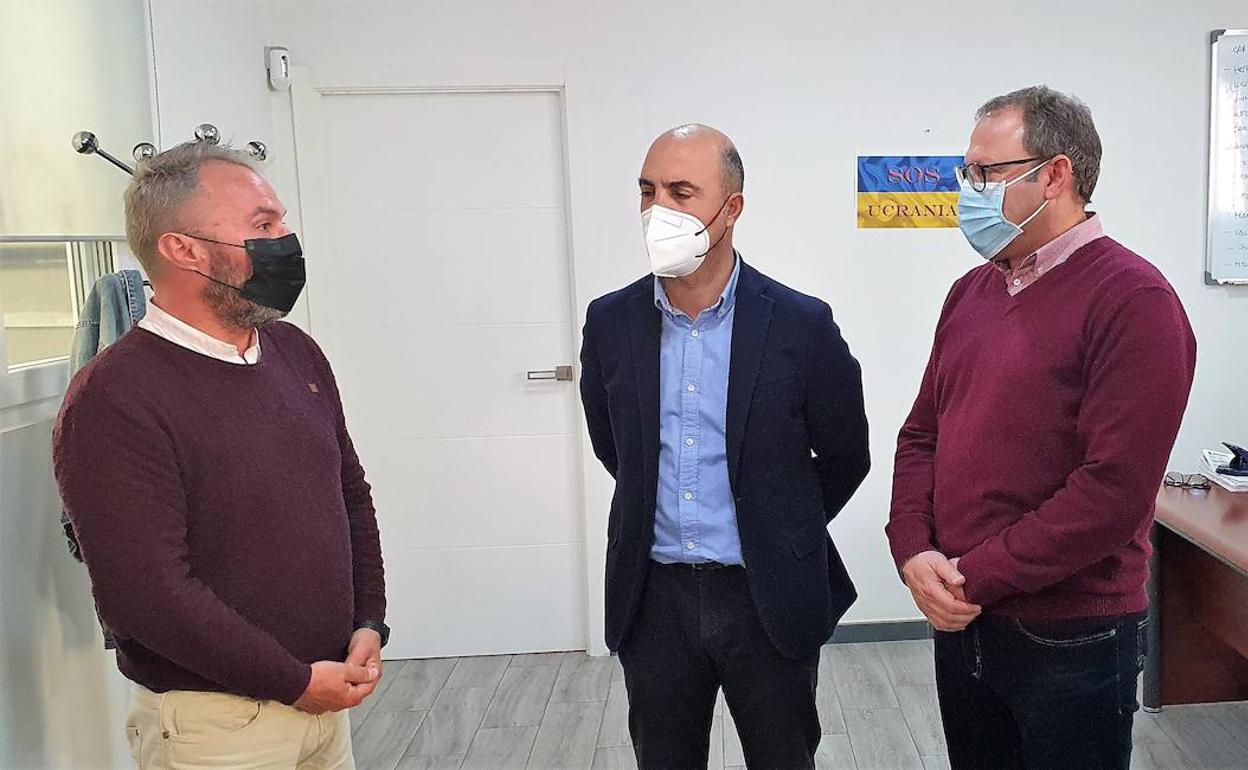 La empresa Tir Viviendas y el Ayuntamiento de Molina colaboran para enviar amterial a Ucrania. 