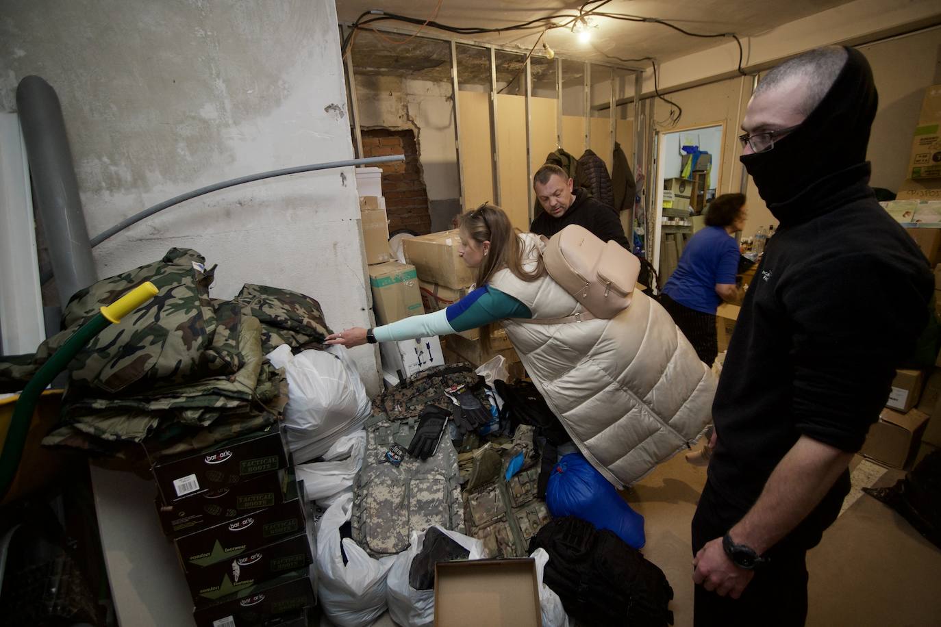 Fotos: Voluntarios ucranianos de la Región recogen víveres para su país