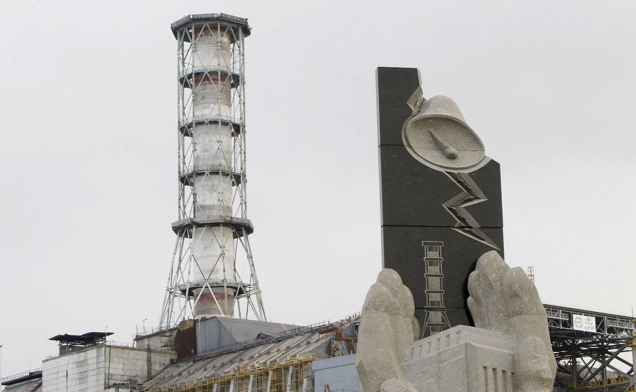 Monumento al horror en la central nuclear de Chernóbil (Ucrania). 