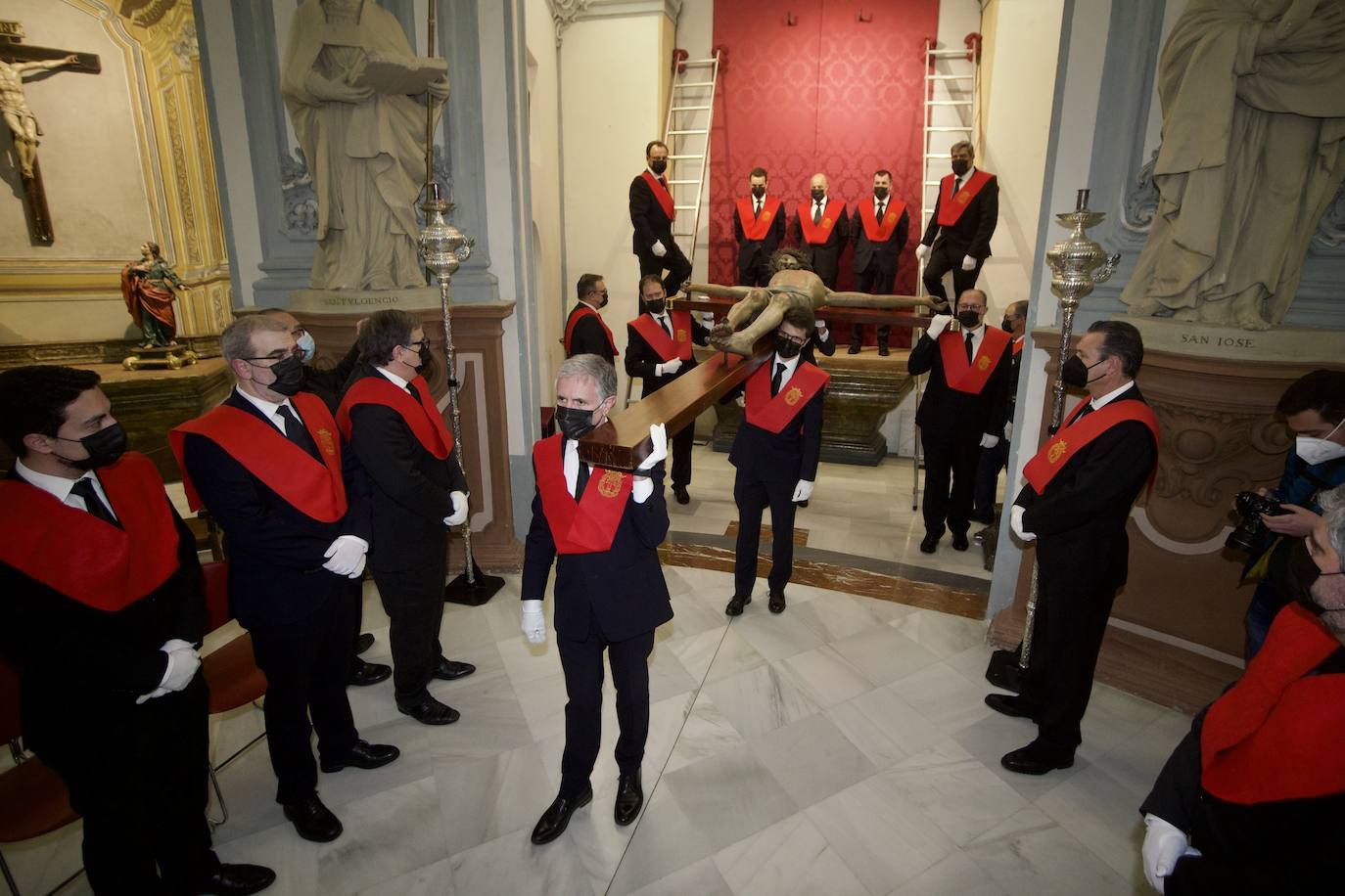 Fotos: Vía crucis de la Salud alrededor de la Catedral