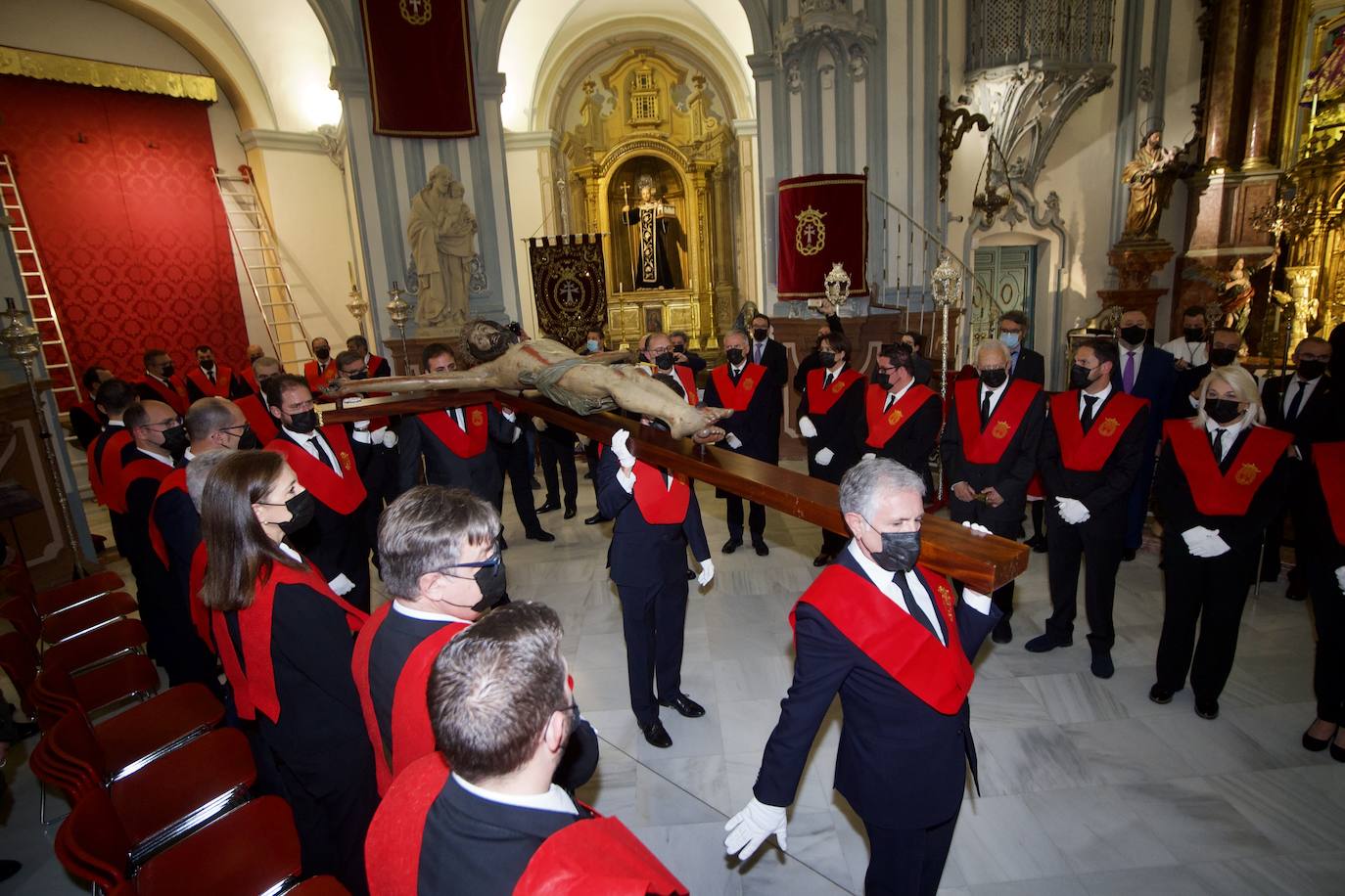 Fotos: Vía crucis de la Salud alrededor de la Catedral