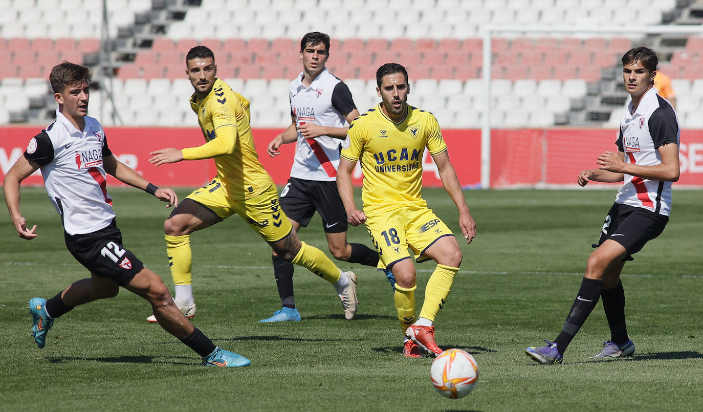 Fotos: La victoria del UCAM en Sevilla, en imágenes