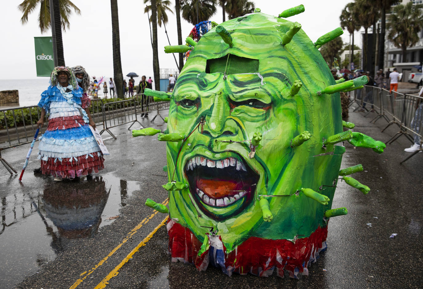 Fotos: Colorido y entusiasmo contra la lluvia