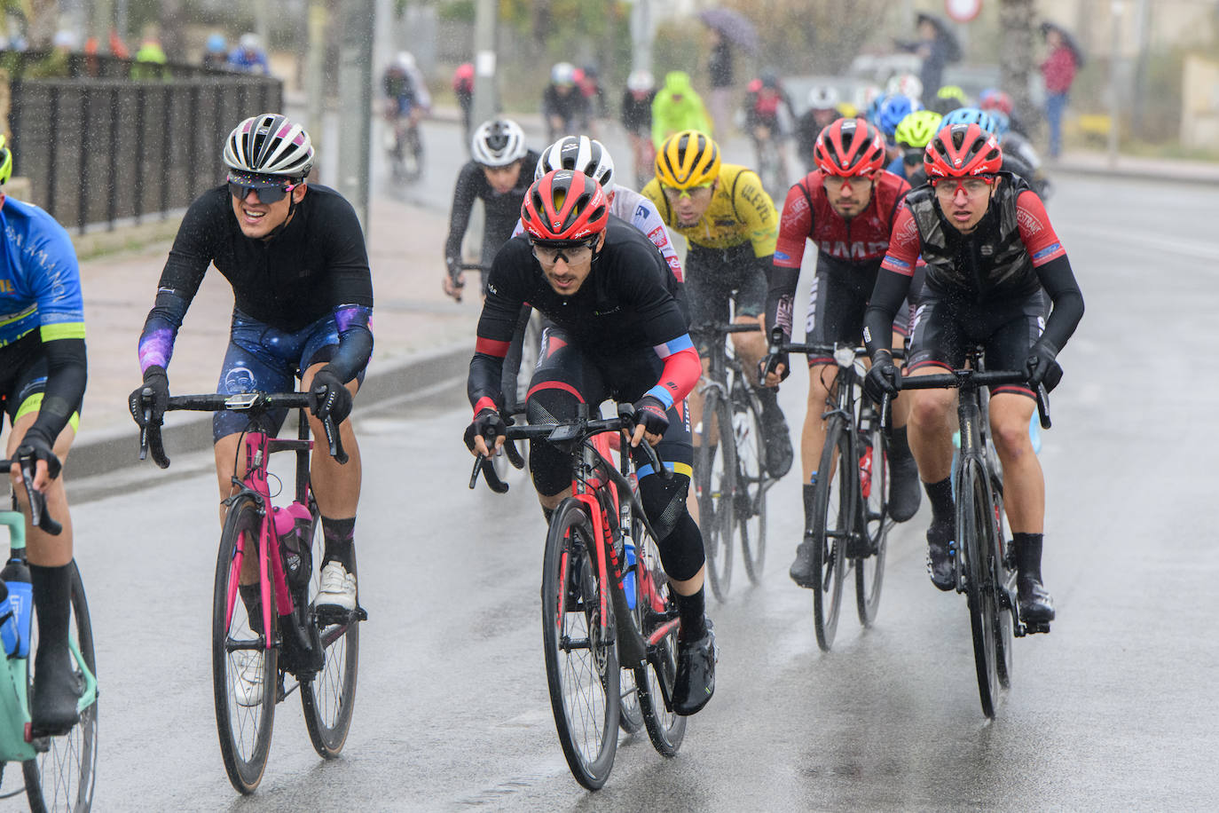 Fotos: Polémica por la presencia de un equipo ruso en el Trofeo Guerrita