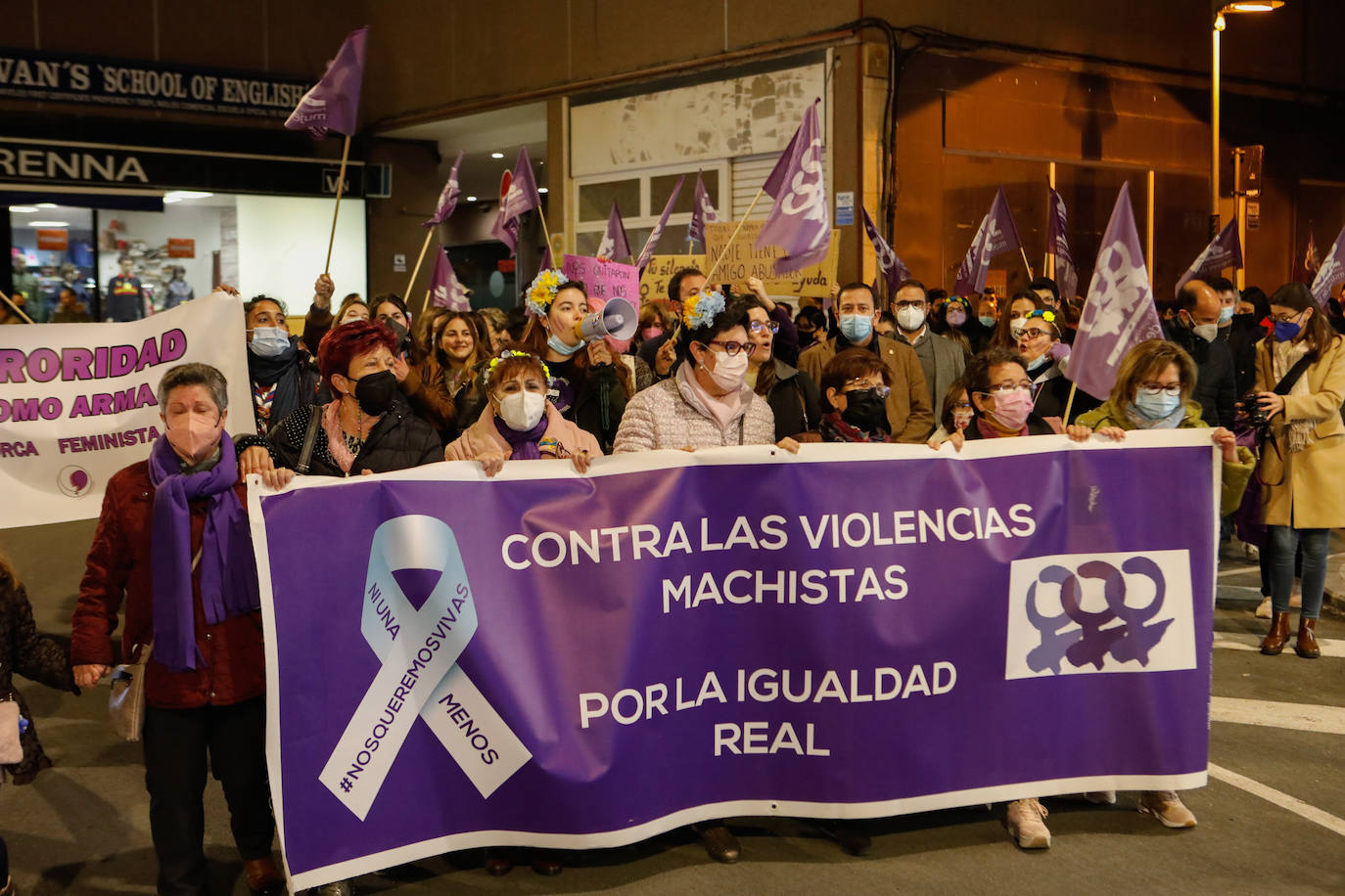 Fotos: La marcha del 8M en Lorca, en imágenes
