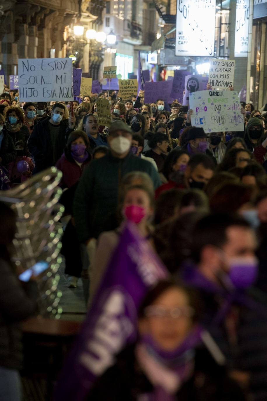 Fotos: Las mujeres se manifiestan en Cartagena