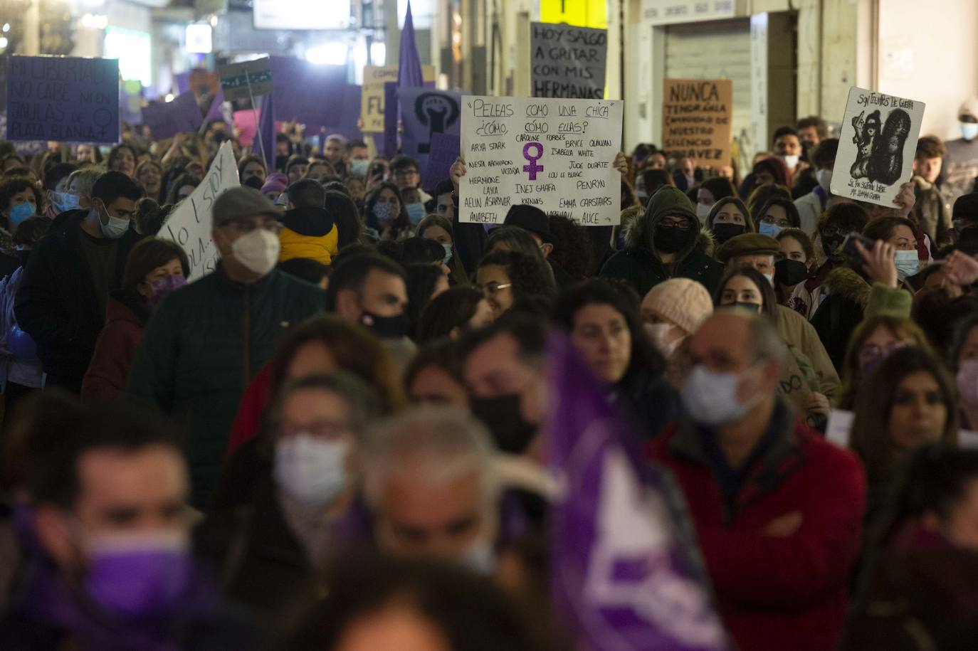 Fotos: Las mujeres se manifiestan en Cartagena