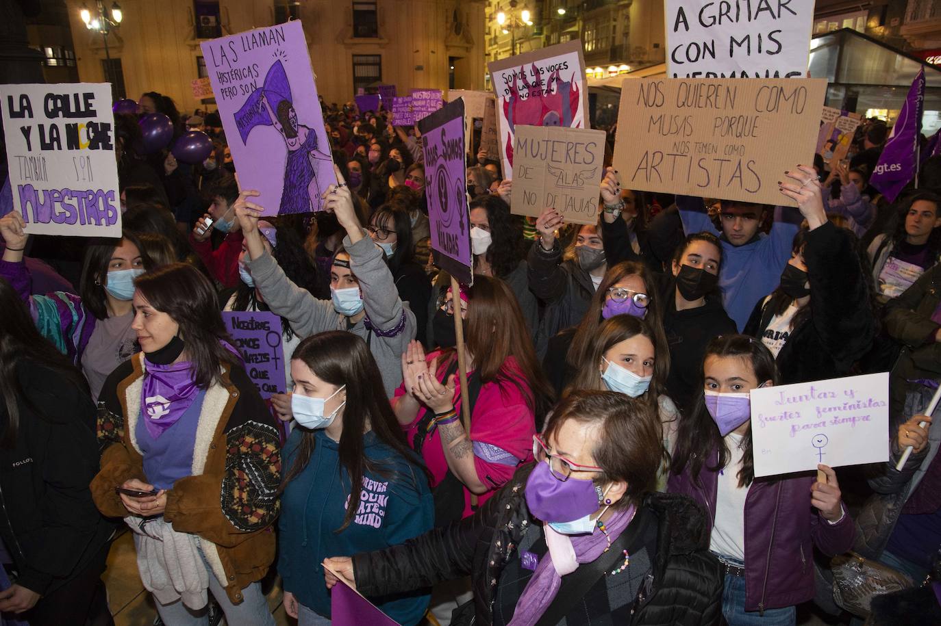 Fotos: Las mujeres se manifiestan en Cartagena