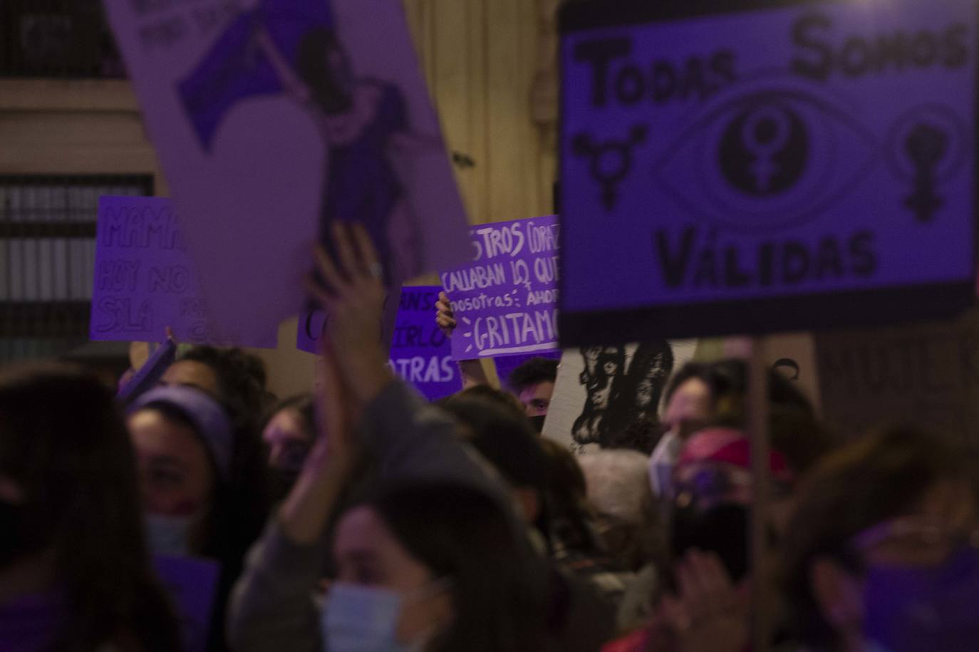 Fotos: Las mujeres se manifiestan en Cartagena