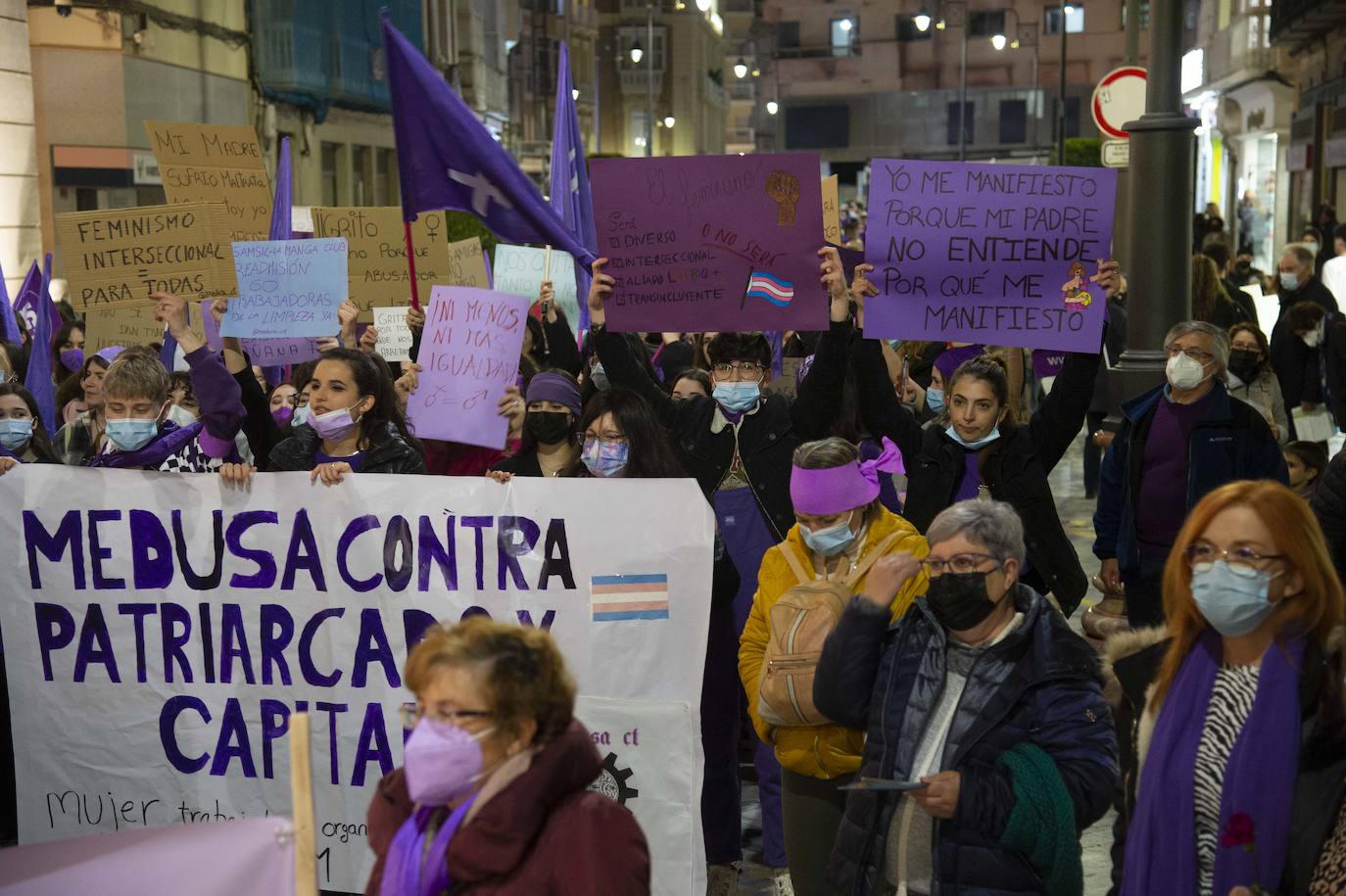 Fotos: Las mujeres se manifiestan en Cartagena