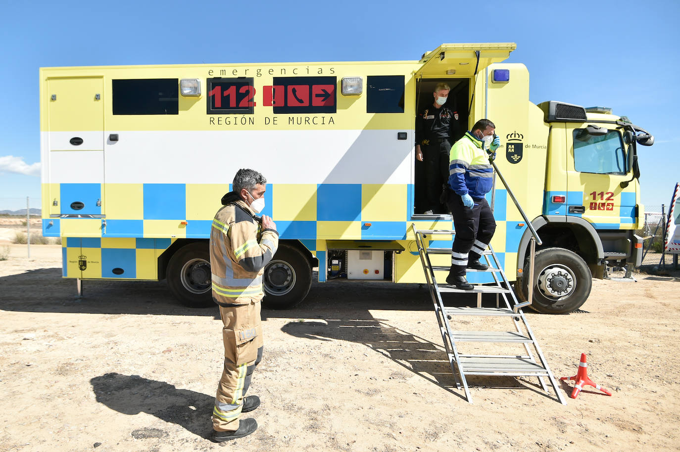 Fotos: Simulacro de accidente aéreo en Corvera para coordinar los servicios implicados en la emergencia