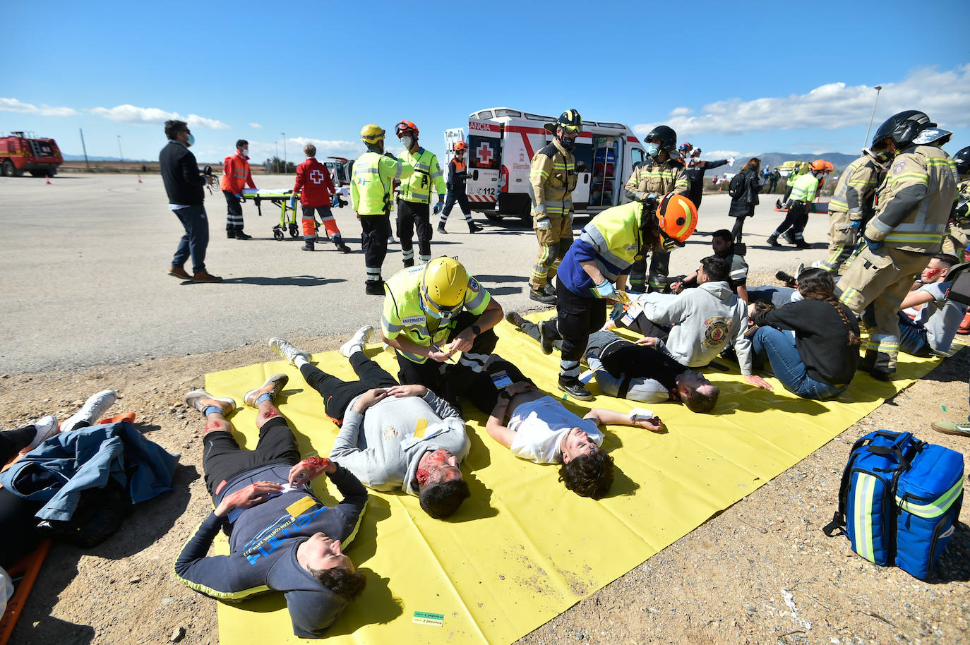 Fotos: Simulacro de accidente aéreo en Corvera para coordinar los servicios implicados en la emergencia