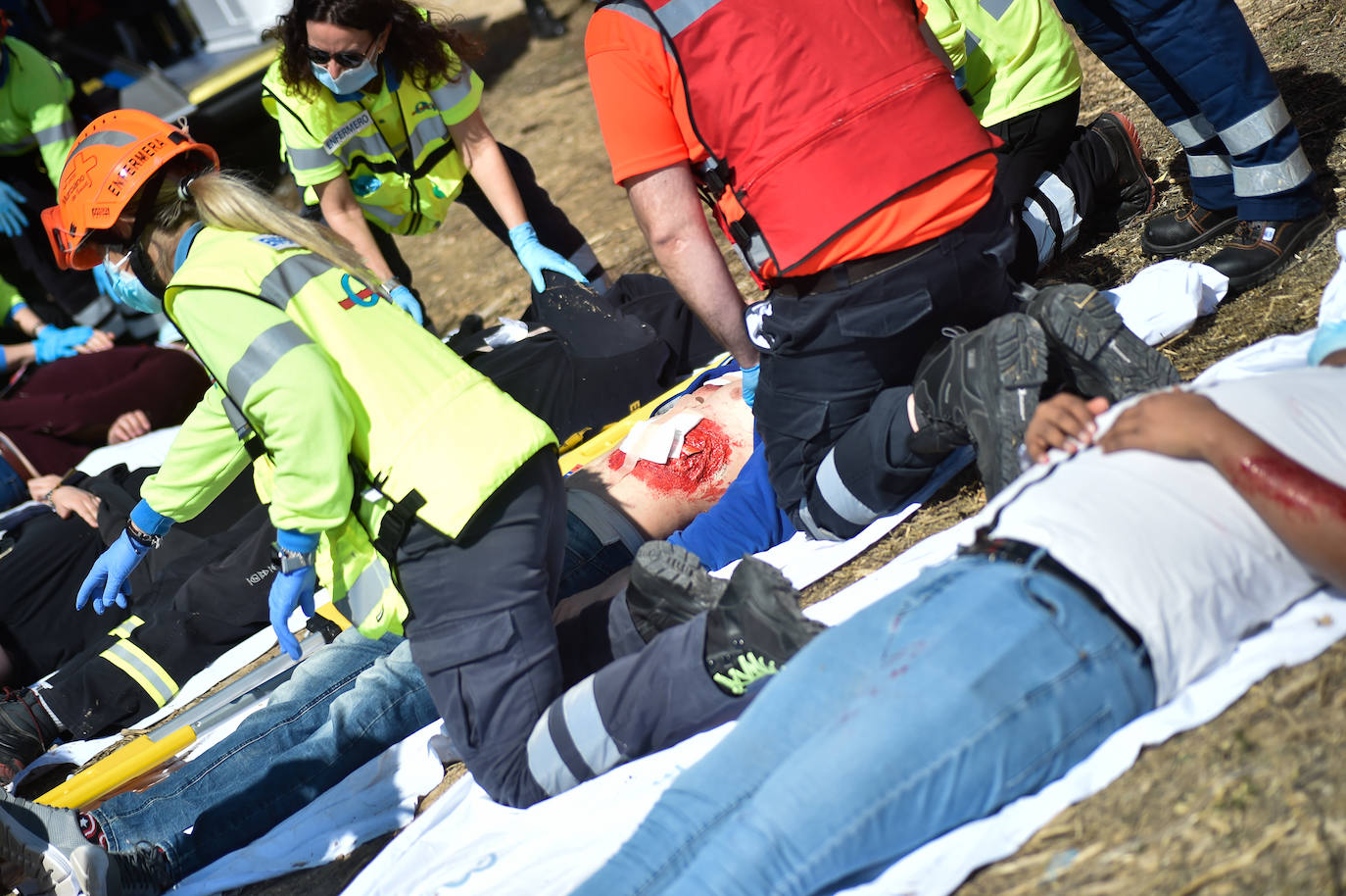 Fotos: Simulacro de accidente aéreo en Corvera para coordinar los servicios implicados en la emergencia