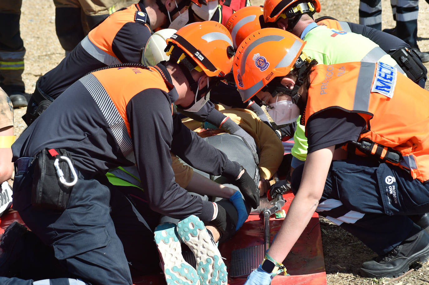 Fotos: Simulacro de accidente aéreo en Corvera para coordinar los servicios implicados en la emergencia