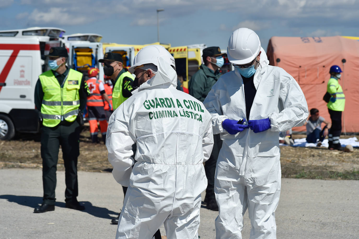 Fotos: Simulacro de accidente aéreo en Corvera para coordinar los servicios implicados en la emergencia