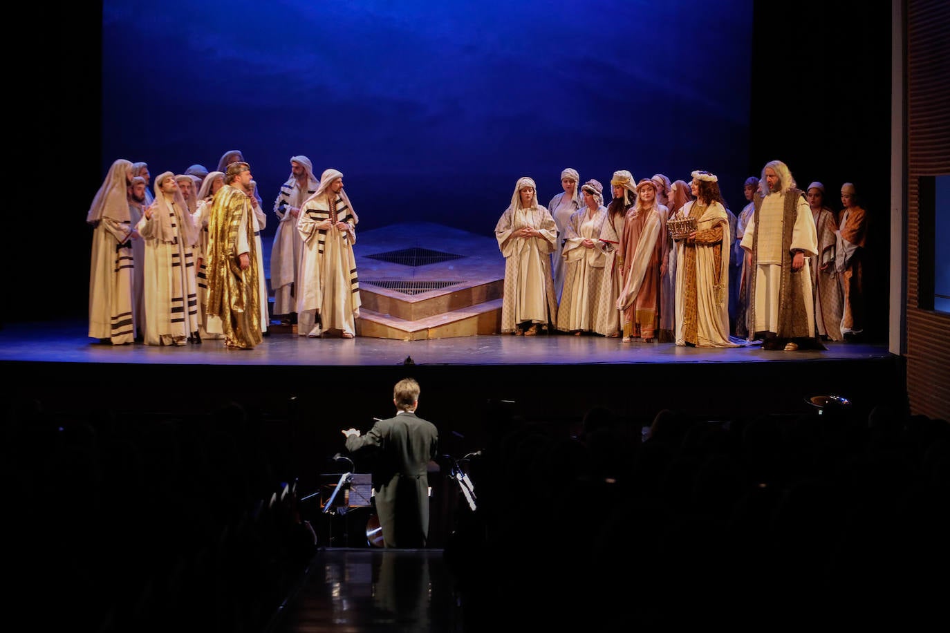 Fotos: Homenaje a Ucrania en el aniversario de &#039;Nabucco&#039; en el teatro Guerra de Lorca