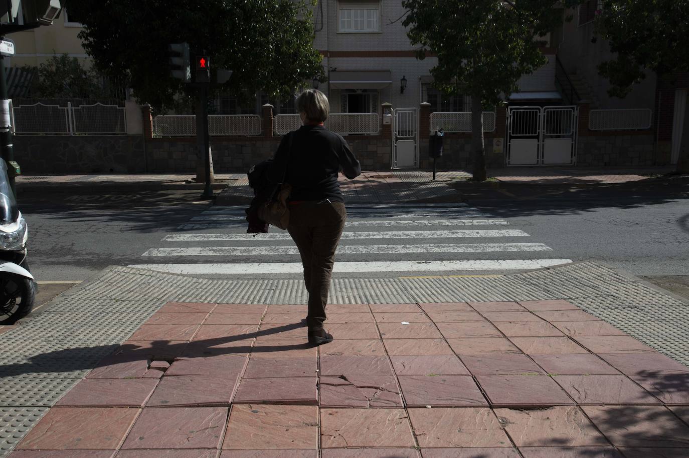 Fotos: Arrecian las quejas por los desperfectos en el pavimento de decenas de calles y plazas de Cartagena