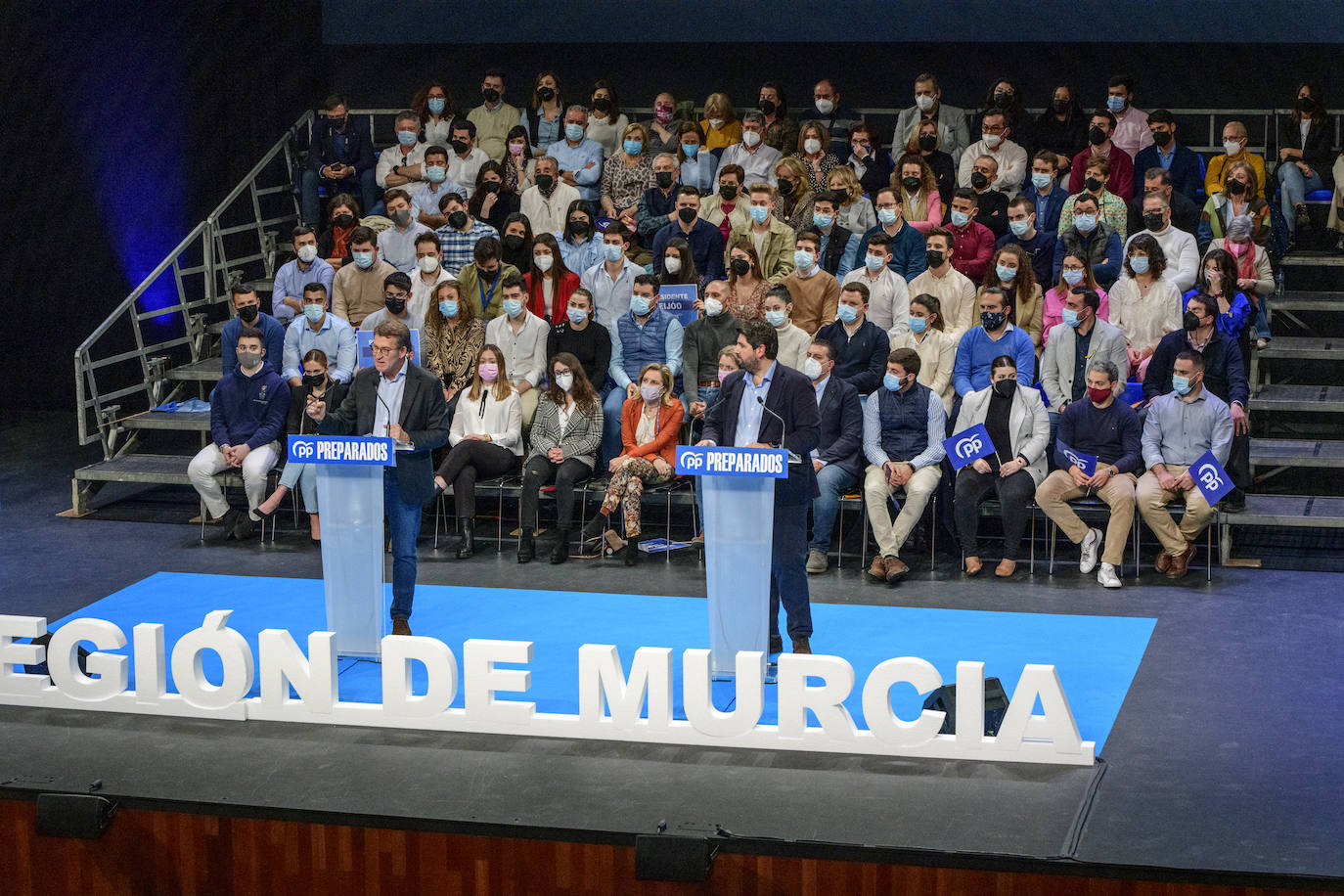 Fotos: Las imágenes del acto de Feijóo en el Teatro Circo de Murcia