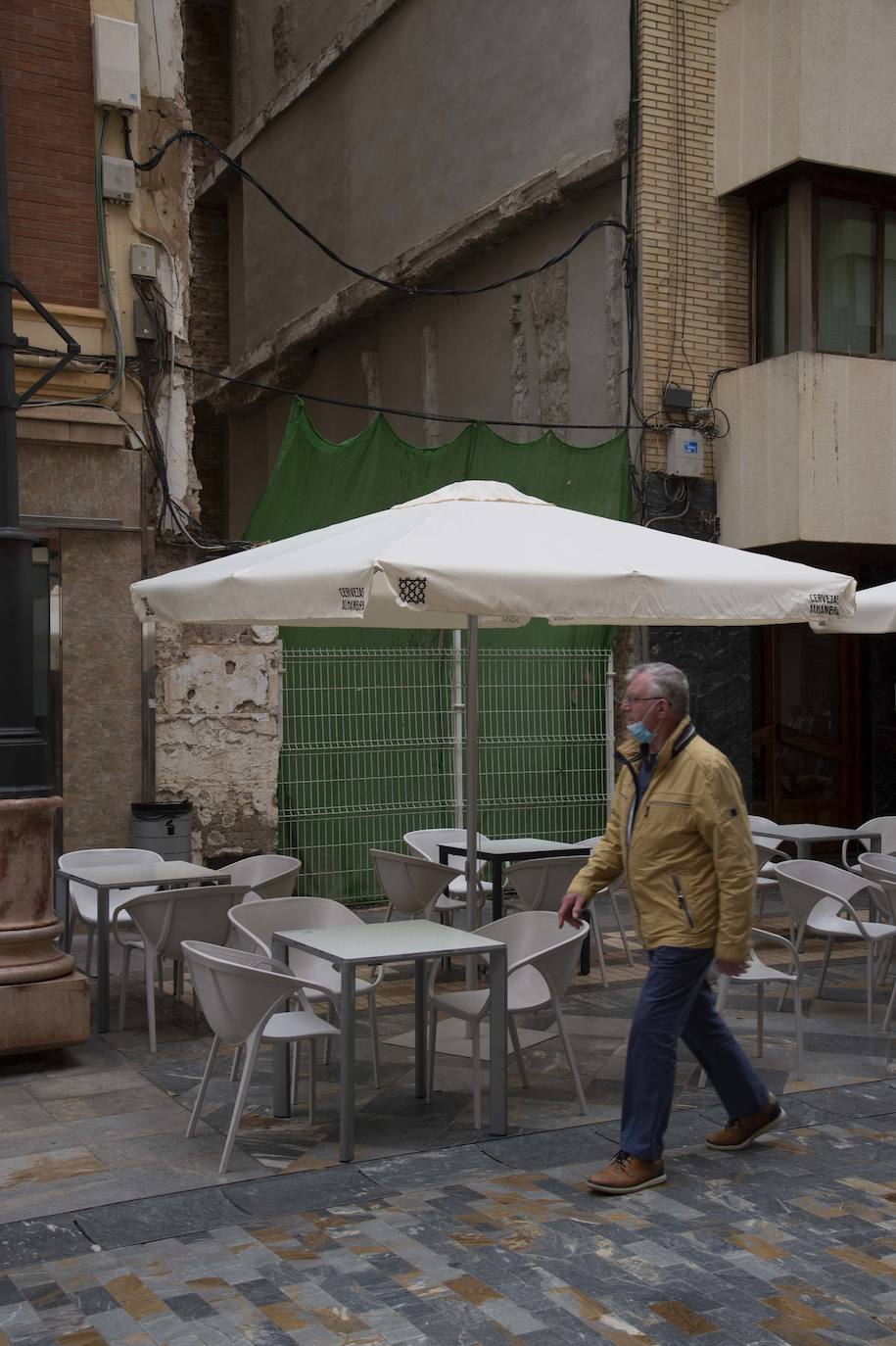 Fotos: Solares de Cartagena acumulan basura, maleza e insectos