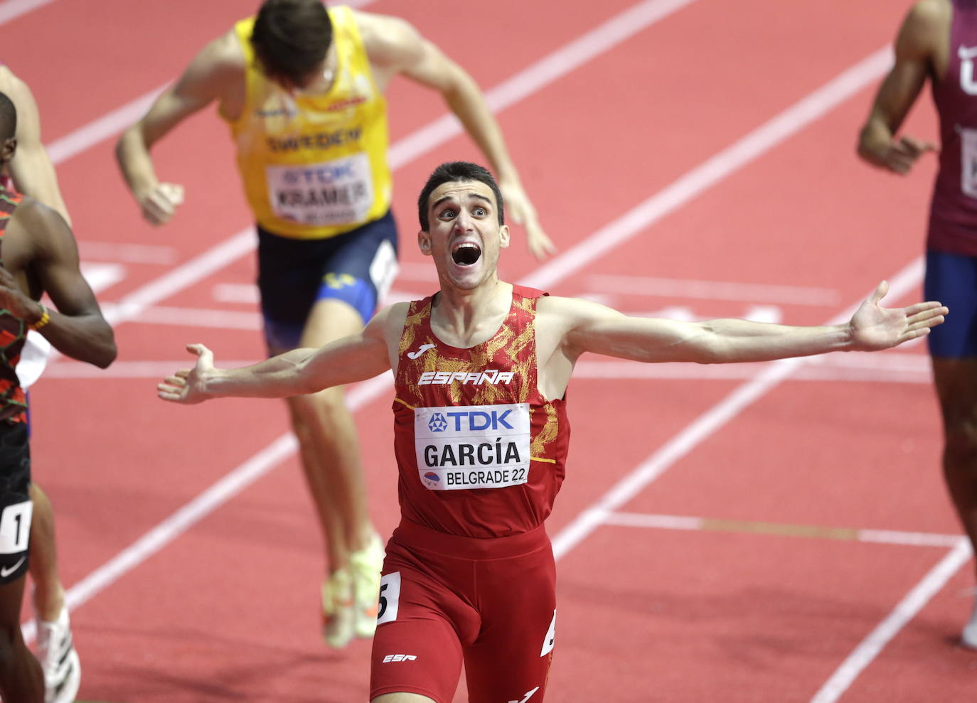 Fotos: El oro de Mariano García en el Mundial de Belgrado de 800 m en pista cubierta