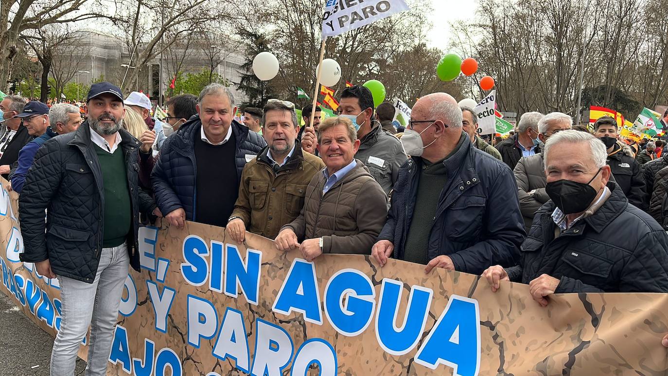 Fotos: Agricultores, ganaderos y cazadores murcianos participan en la manifestación de Madrid