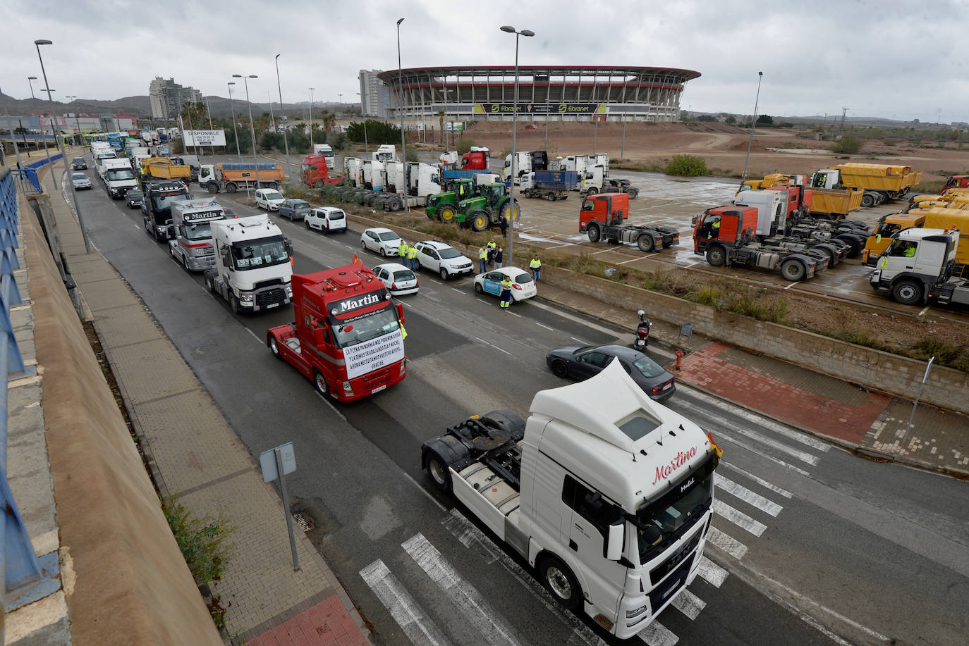 Fotos: Centenares de camioneros colapsan el Tráfico en Murcia, en imágenes