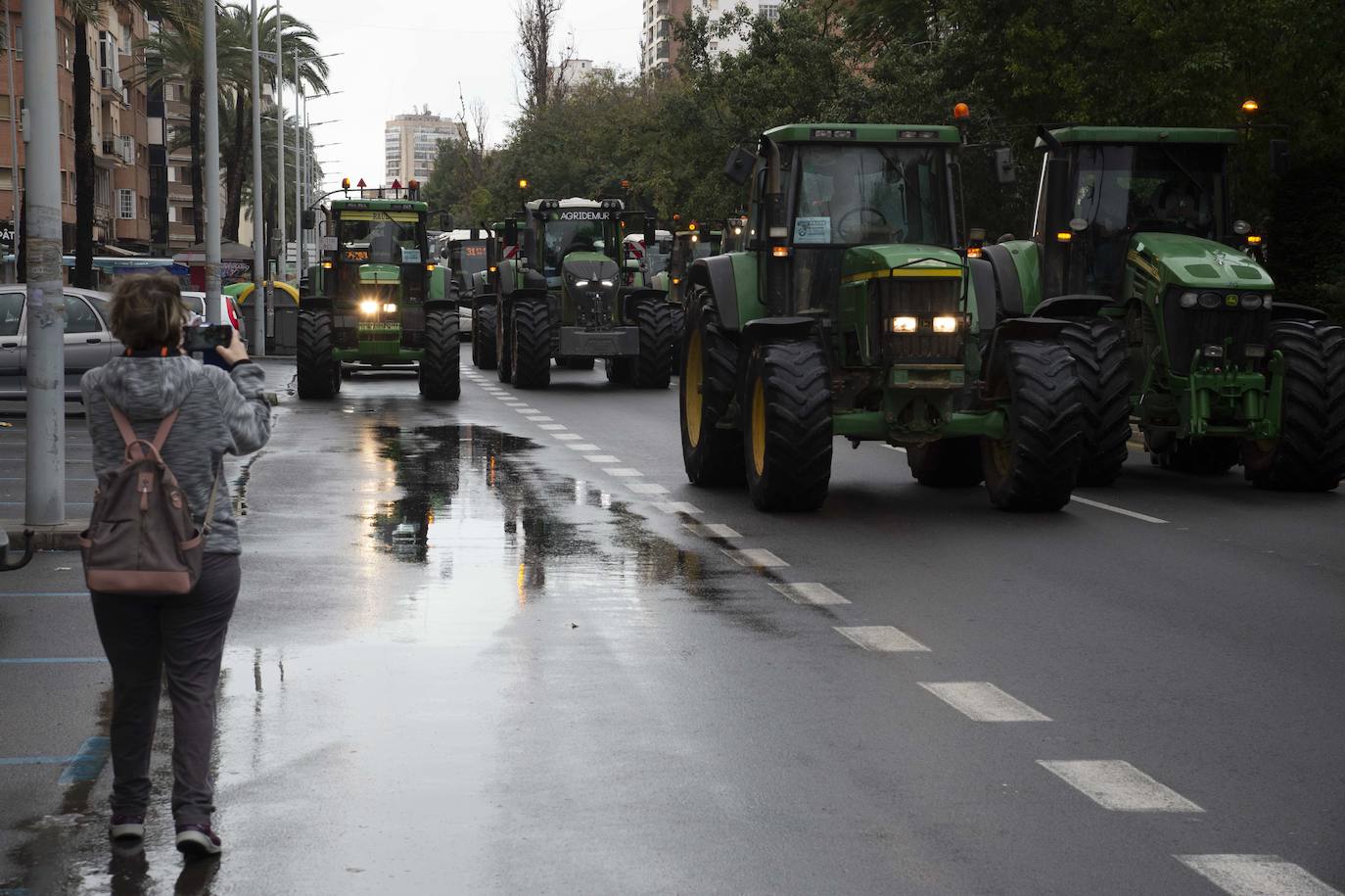 Fotos: Centenares de camioneros colapsan las calles de Cartagena, en imágenes