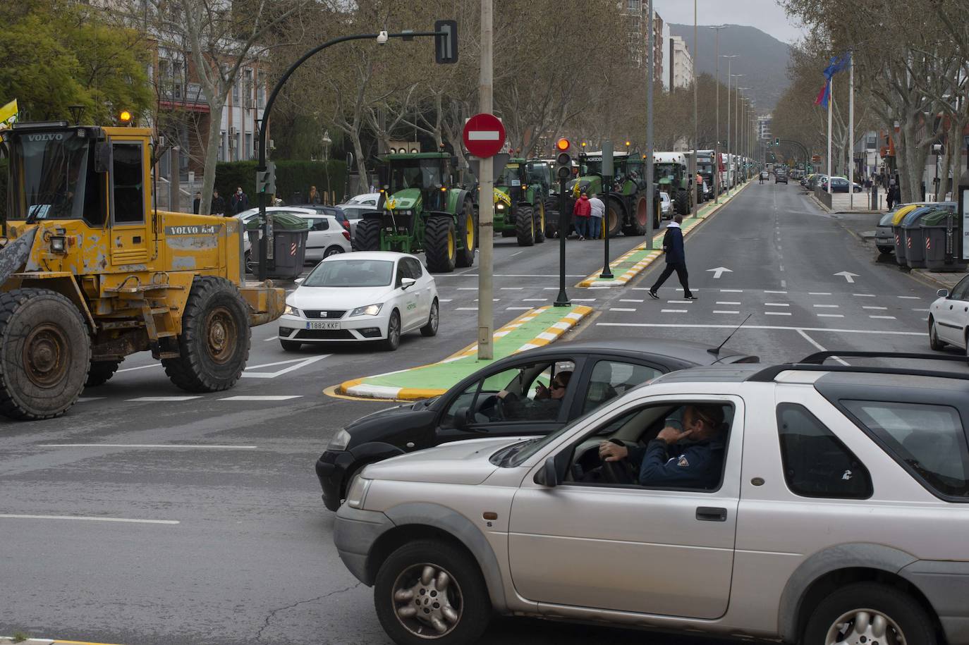 Fotos: Centenares de camioneros colapsan las calles de Cartagena, en imágenes