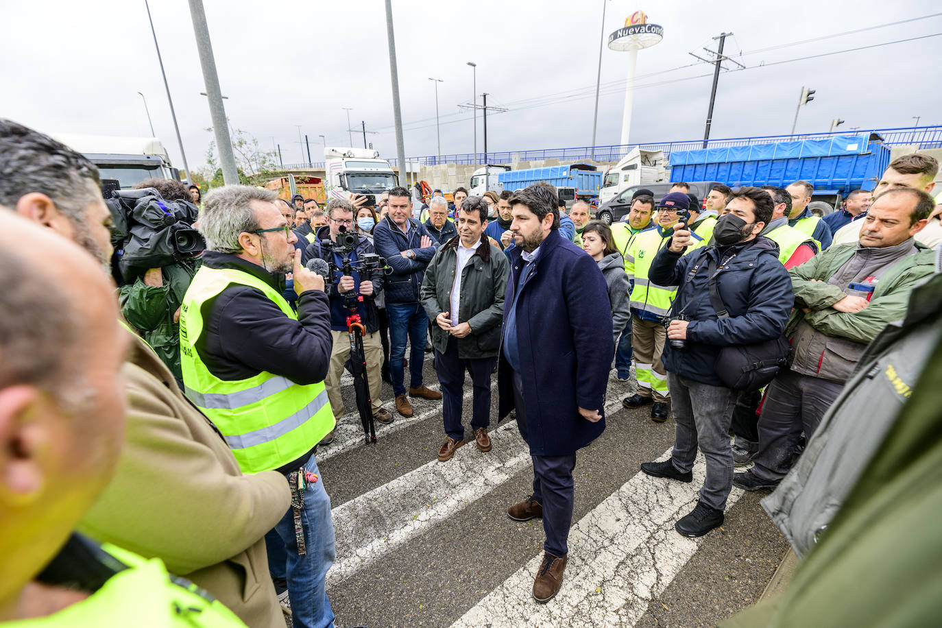 Fotos: Miras respalda a los transportistas y pide bajar el precio del combustible