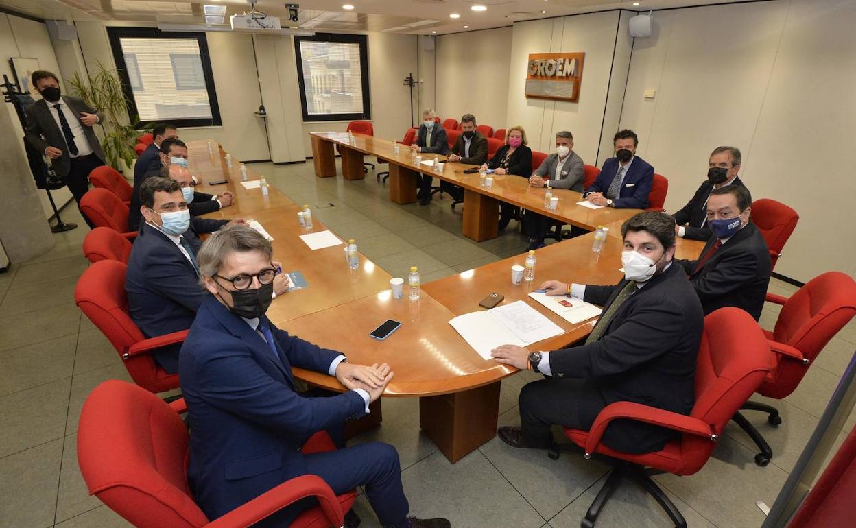 López Miras en la reunión con Croem este viernes. 