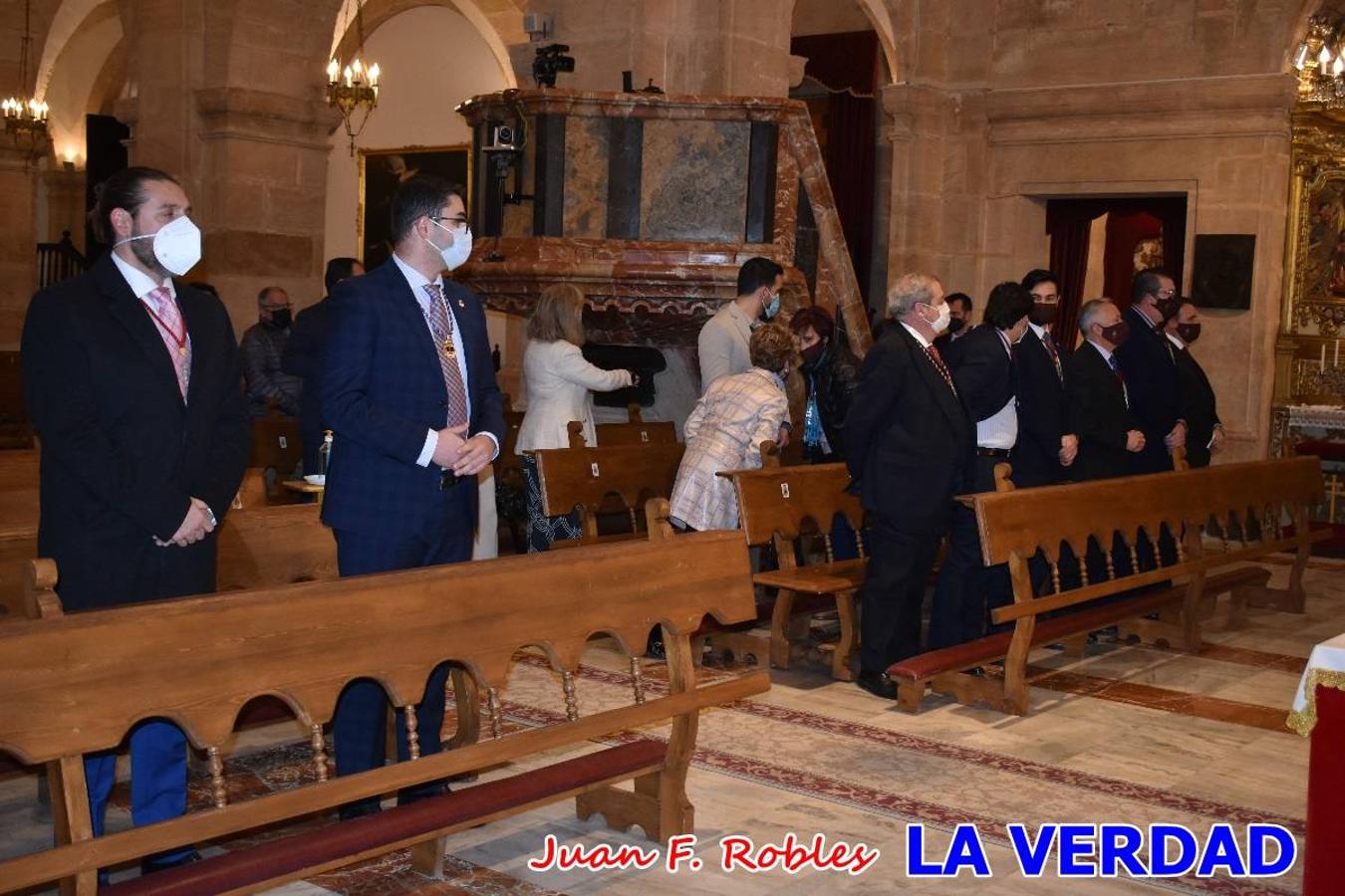 La basílica de la Vera Cruz volvió a acoger el ritual de la Bendición de la Naturaleza con la Sagrada Reliquia. La ceremonia se ha realizado esta tarde y se ha iniciado en el interior del templo para trasladarse después a la Capilla de los Conjuros. 