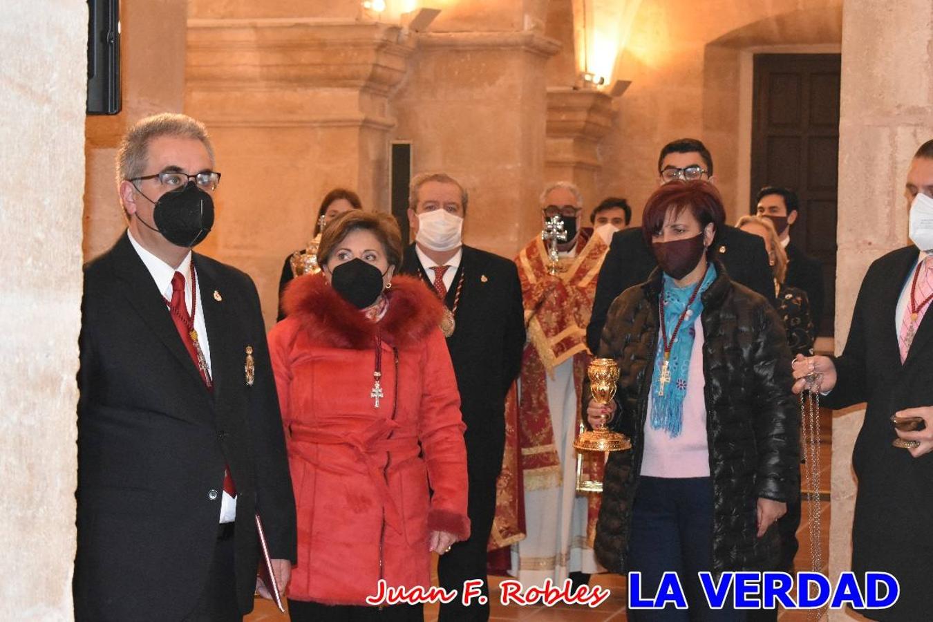 La basílica de la Vera Cruz volvió a acoger el ritual de la Bendición de la Naturaleza con la Sagrada Reliquia. La ceremonia se ha realizado esta tarde y se ha iniciado en el interior del templo para trasladarse después a la Capilla de los Conjuros. 