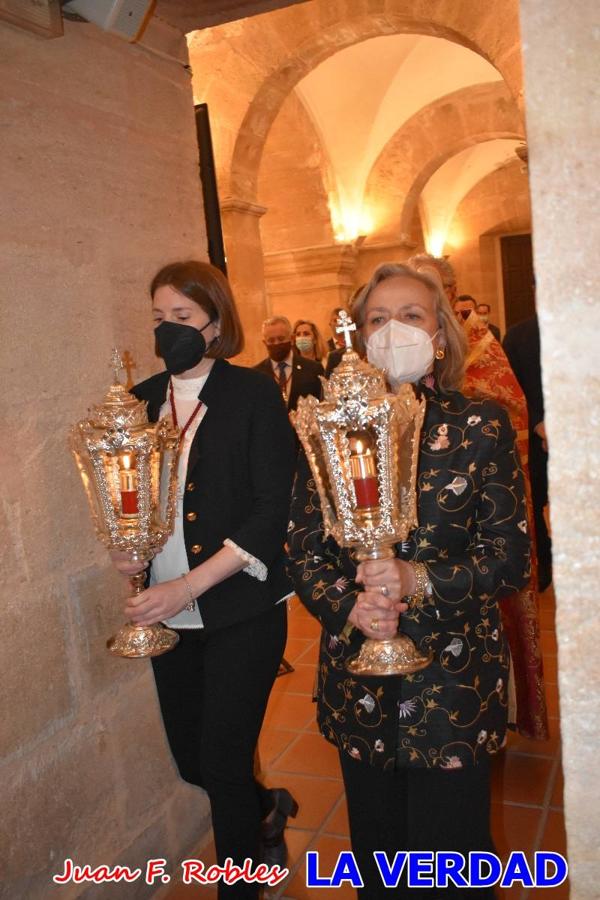 La basílica de la Vera Cruz volvió a acoger el ritual de la Bendición de la Naturaleza con la Sagrada Reliquia. La ceremonia se ha realizado esta tarde y se ha iniciado en el interior del templo para trasladarse después a la Capilla de los Conjuros. 