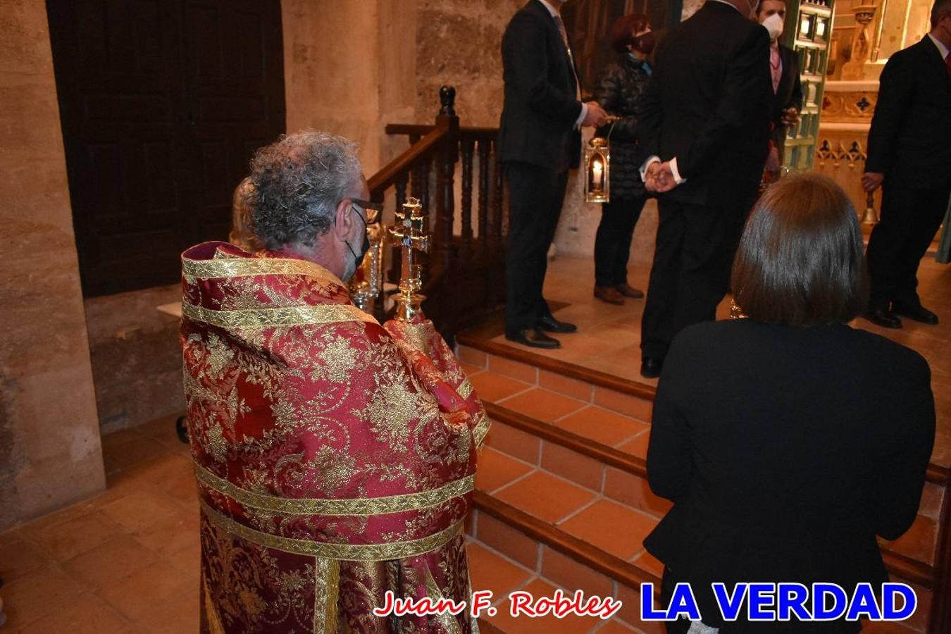 La basílica de la Vera Cruz volvió a acoger el ritual de la Bendición de la Naturaleza con la Sagrada Reliquia. La ceremonia se ha realizado esta tarde y se ha iniciado en el interior del templo para trasladarse después a la Capilla de los Conjuros. 