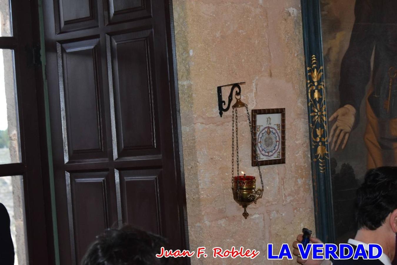 La basílica de la Vera Cruz volvió a acoger el ritual de la Bendición de la Naturaleza con la Sagrada Reliquia. La ceremonia se ha realizado esta tarde y se ha iniciado en el interior del templo para trasladarse después a la Capilla de los Conjuros. 