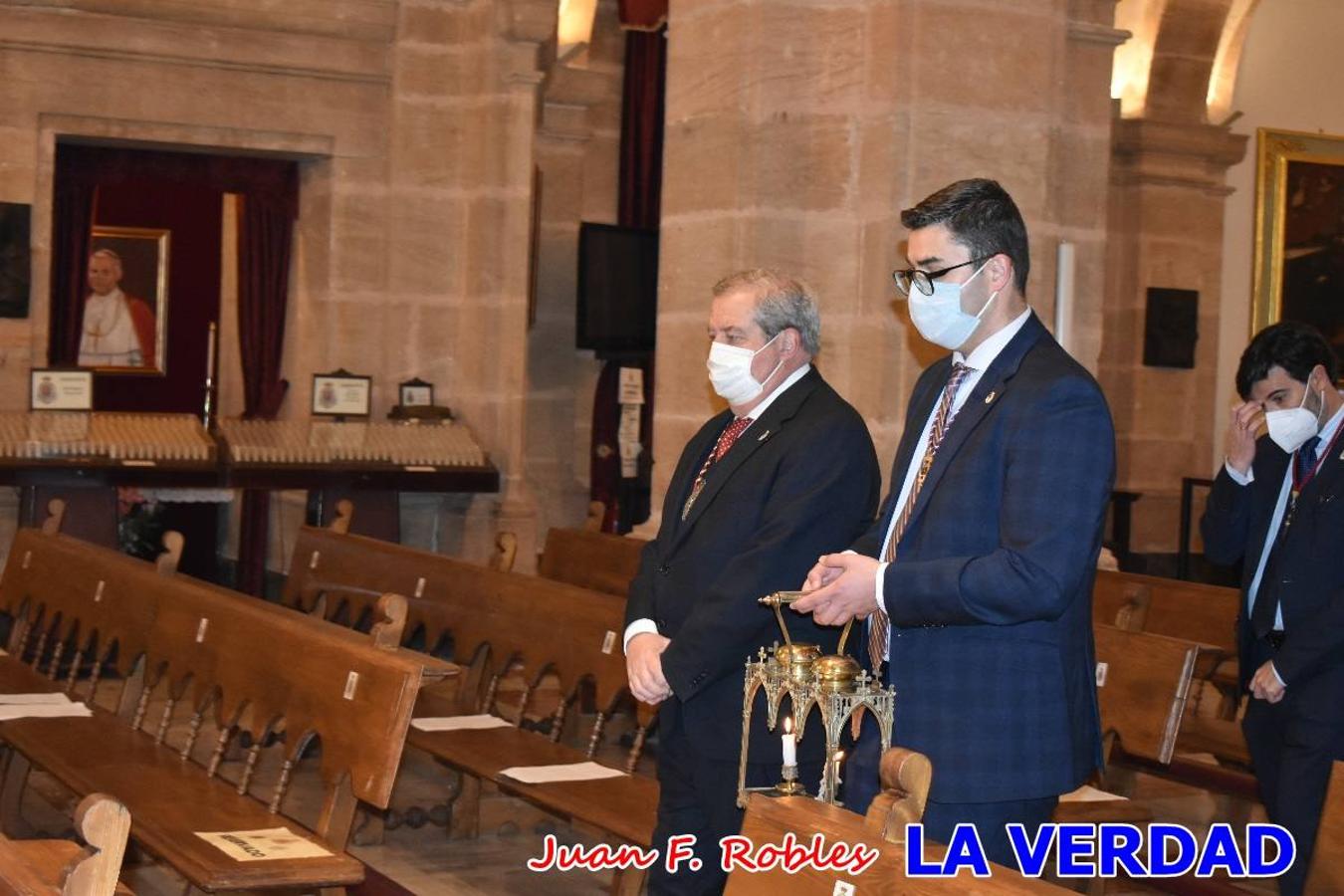 La basílica de la Vera Cruz volvió a acoger el ritual de la Bendición de la Naturaleza con la Sagrada Reliquia. La ceremonia se ha realizado esta tarde y se ha iniciado en el interior del templo para trasladarse después a la Capilla de los Conjuros. 