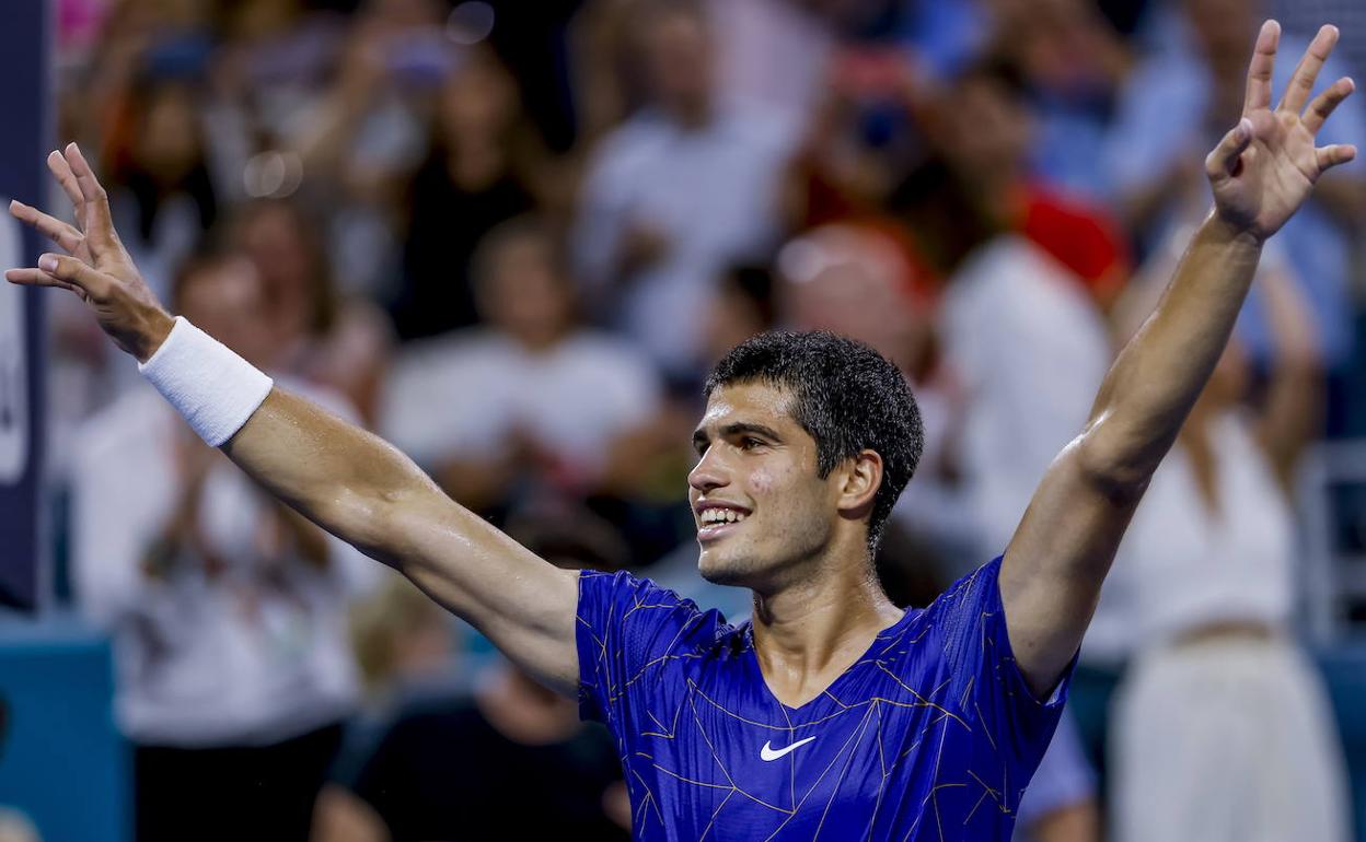 Carlos Alcaraz, tras vencer en la semifinal del Masters 1000 de Miami.