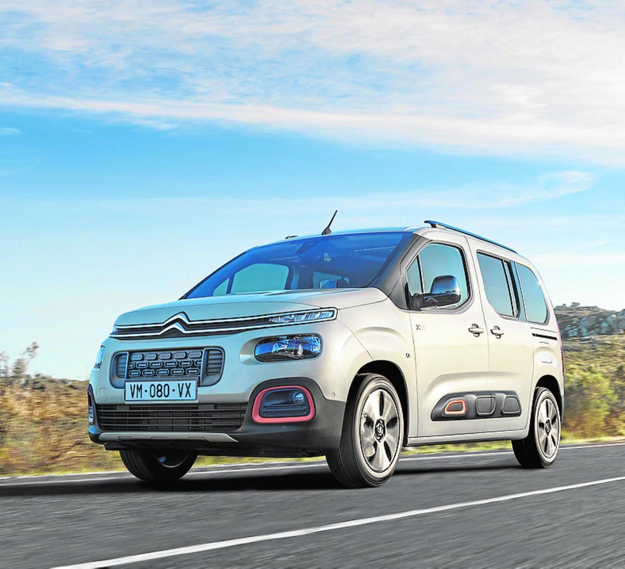 Dirigida tanto a particulares como a empresas