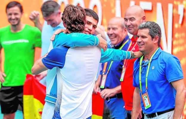 Ferrero apareció por sorpresa y se emocionó tras el triunfo de su pupilo