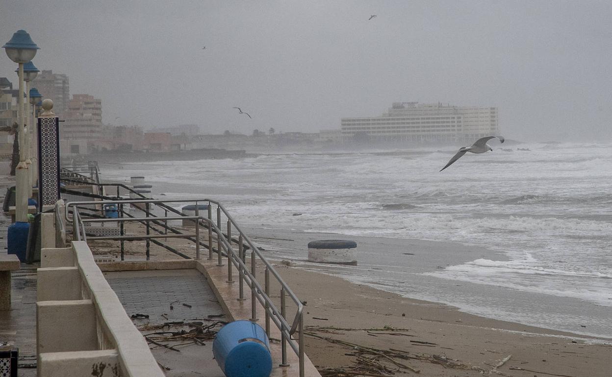 Estado de las playas de La M;anga, ayer.
